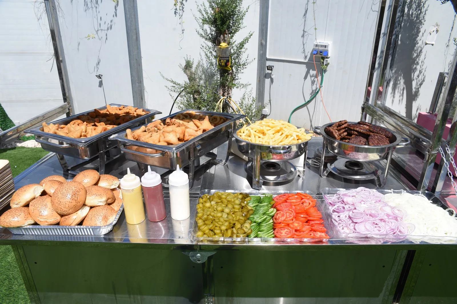 עמדת מטוגנים והמבורגר